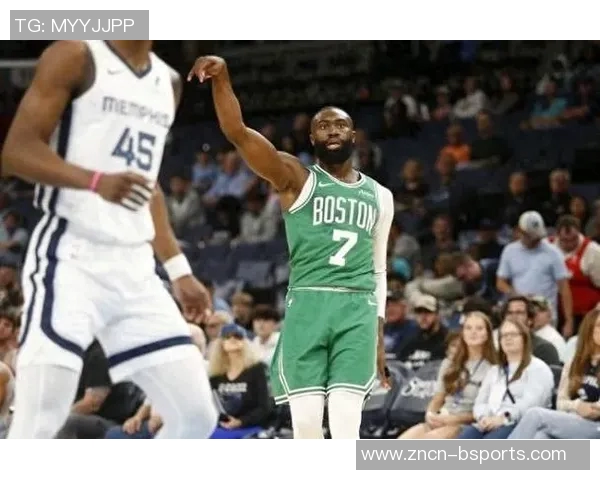 轻松发挥杰伦布朗13投6中轻松斩获21分1篮板展现实力