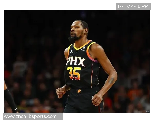 杜兰特呼吁队友主动创造机会不要总是依赖传球给他